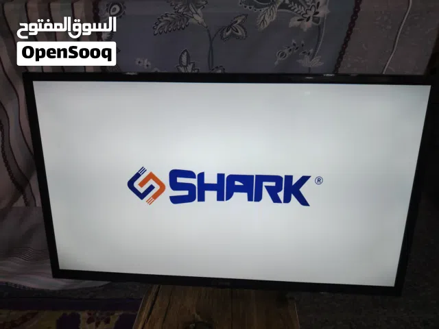 شاشه شركه شارك حجم 32 بدون نت، شبه جديده حديثه إصليه، دقتها LED, و60 هيرتز،