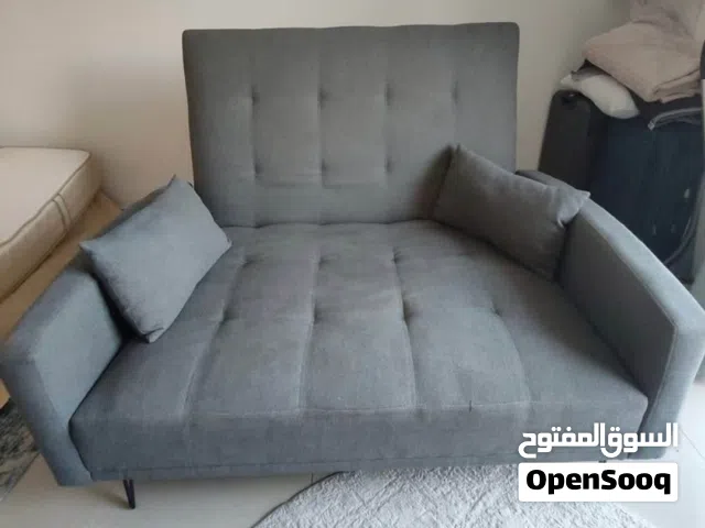 كنب سرير عصري رمادي - حالة ممتازة