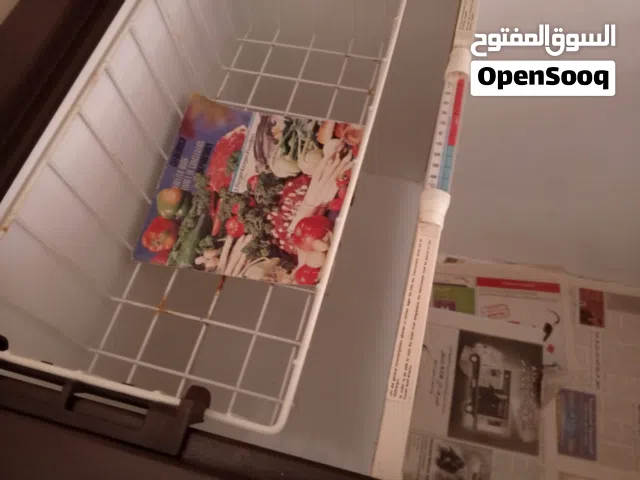 للبيع فريزر بطح نوع AEG حجم كبير بحالة ممتازه ثلاث سلات نوفرست مرفق مع الاعلان صور