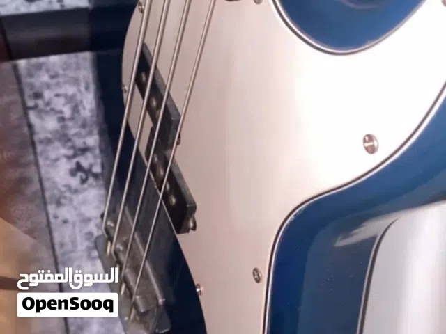Bass guitar