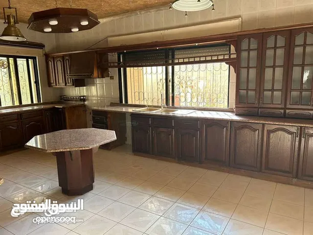 360 m2 4 Bedrooms Villa for Rent in Amman Tla' Ali