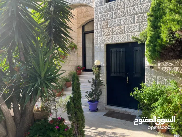 تم تخفيض السعر - بيت مستقل 3 طوابق للبيع في الرابيه بسعر الأرض في موقع مميز بالقرب من مسجد الكالوتي