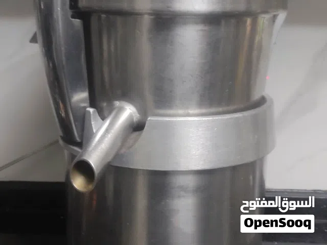 للبيع بسعر مغر عصارة جزر صناعية اكبر حجم صناعة فرنسية شغالة 100%