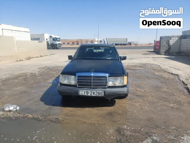 1991 مرسيدس بنز الفئة-E E 200