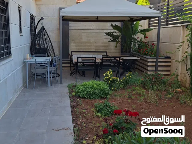 شقة أرضية جديدة مميزة للبيع في مرج الحمام