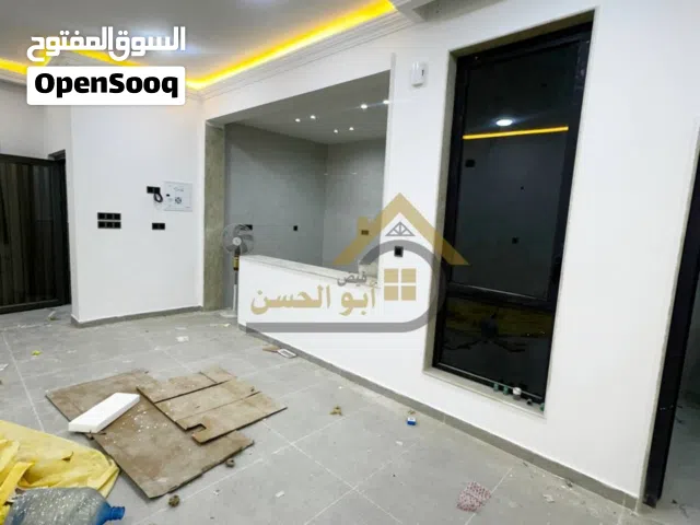 160 m2 2 Bedrooms Townhouse for Rent in Basra Jaza'ir
