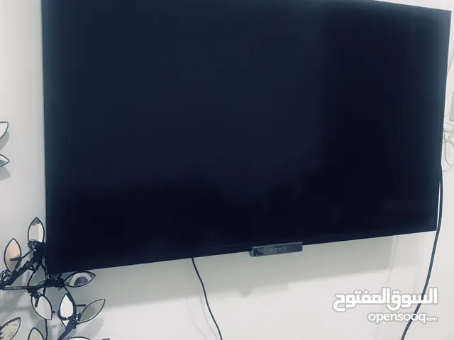 Sony Smart 42 inch TV in Al Ain