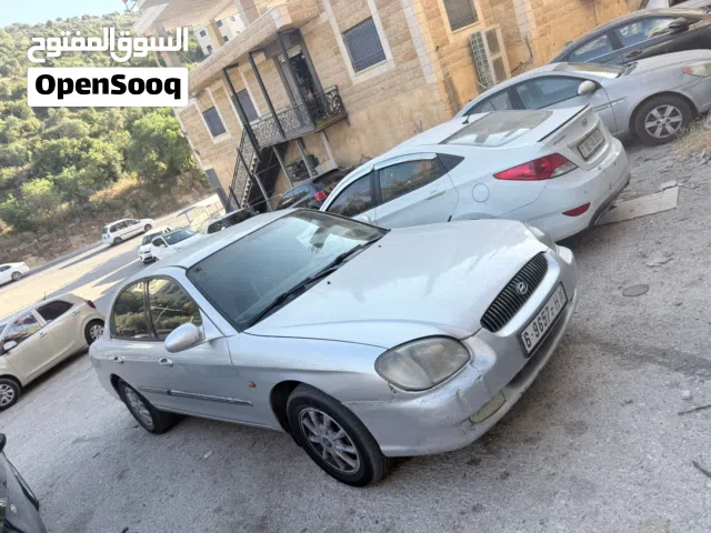 2000 هيونداي سوناتا Standard