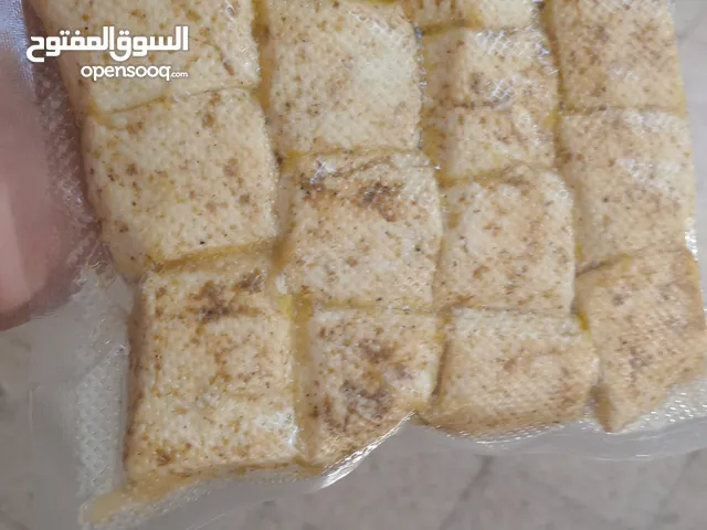 هذا جبن الحلومي بجودة عالية طبيعية يستهلك مشوي او مقلي بزيت الزيتون او صلطة... وجد غني بالبروتينات
