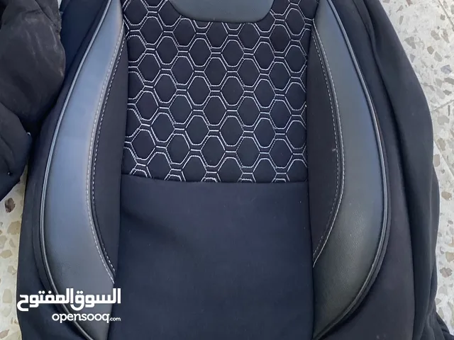 كراسي مفتوحة