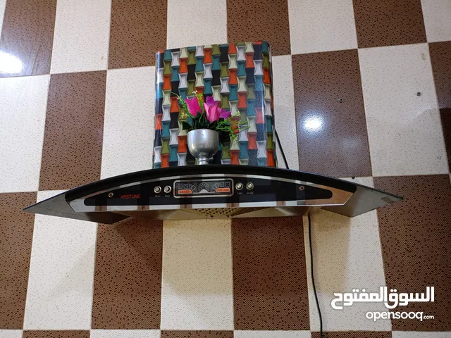 سلام عليكم كاونتر للبيع 5قطع مع ساحبة دهون مع ميز طعام بدون كراسي سعرة 750 العنوان شط العرب الفيحاء