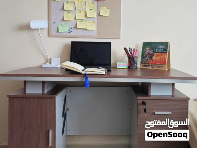 مكتب نظيف والسعر قابل للتفاوض Clean office, price negotiable