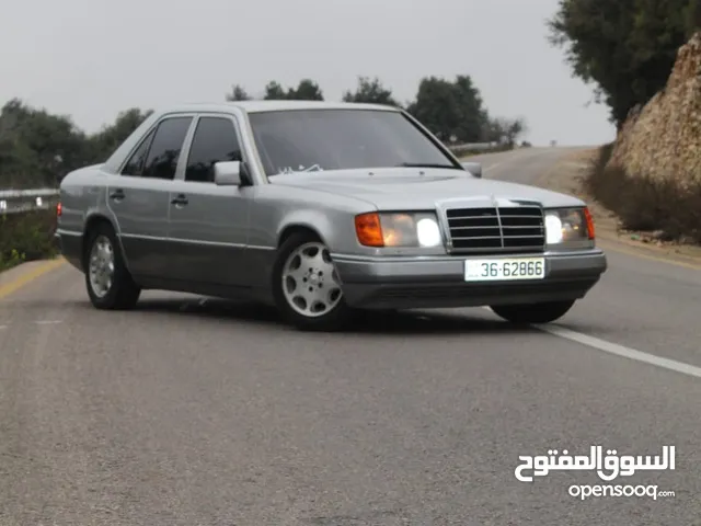 Mercedes Benz E-Class 1991 in Ajloun