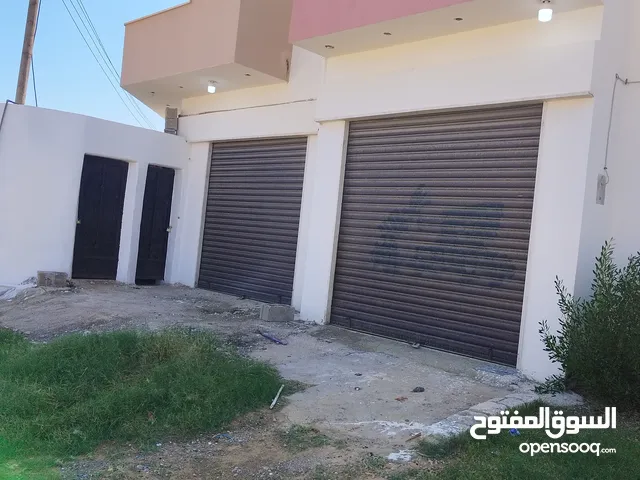 زوز سرنتيات للايجار و معهم ملحق حجره و حمام