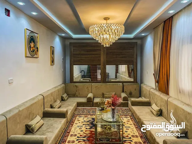 4 Bedrooms Chalet for Rent in Tripoli Ain Zara