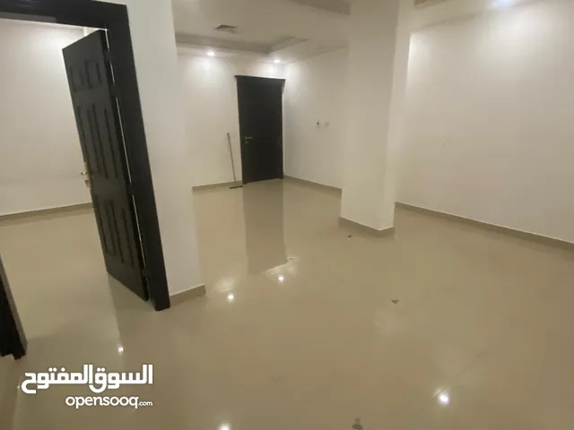 450 m2 More than 6 bedrooms Villa for Rent in Al Ahmadi Wafra residential