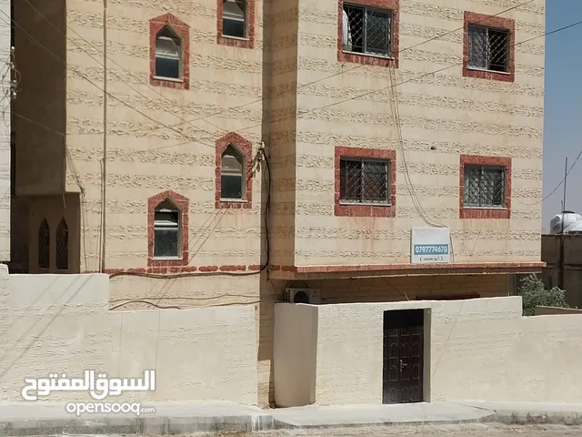 شبه تسوية مستقلة مع حوش / الرصيفة / القادسية ب 85 للإيجار