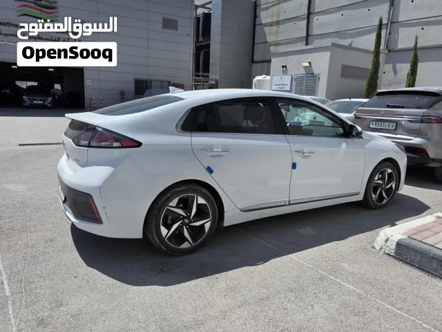 2022 هيونداي ايونيك Standard