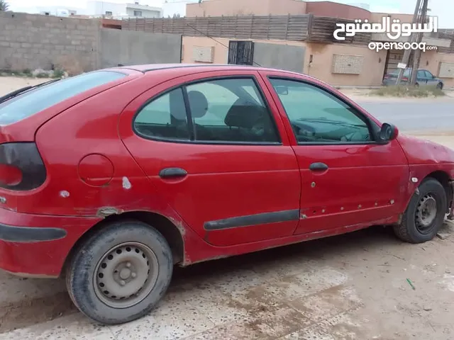 Renault Megane E1 in Tripoli