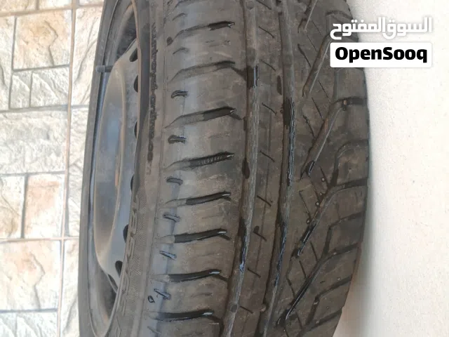 قومه 185/65/15 نظيفه ركب طول