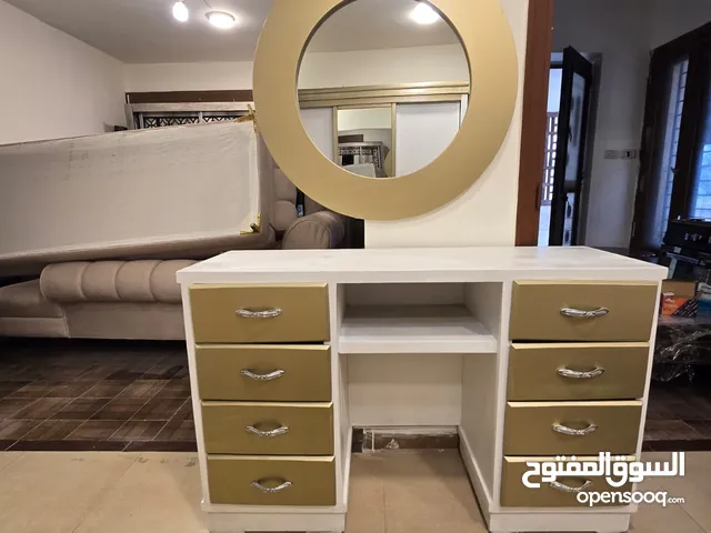 غرف نوم ماستر بأحدث الموديلات وأرقاها.. يتوفر غرف نوم خليجي كما موضح بالفيديو.. وغرف شباب وغرف ضيوف
