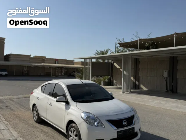 2013 نيسان صني Standard