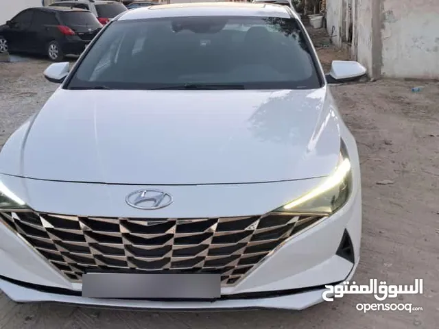هيونداي إلنترا 2021