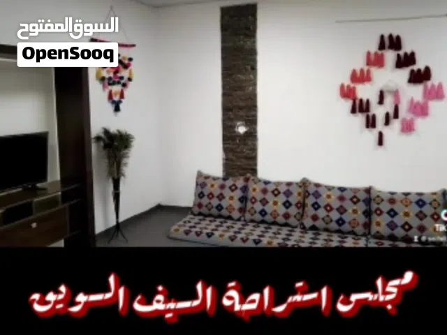 للبيع استراحة فاخرة مزودة بجلسات خارجية ومسبح جميل مناسب للعائلات الباحثة عن الراحة والاستجمام