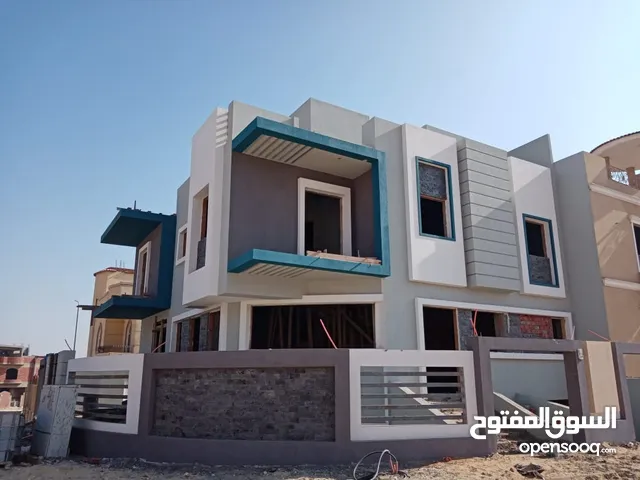 305 m2 3 Bedrooms Villa for Sale in Giza 6th of October