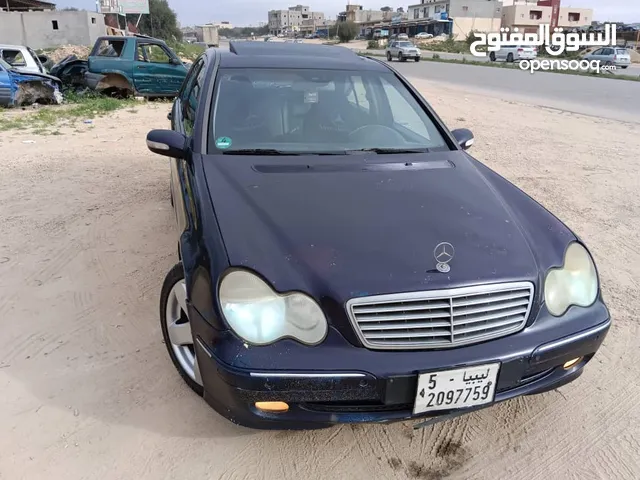 مرسيدس c320 موديل 2004