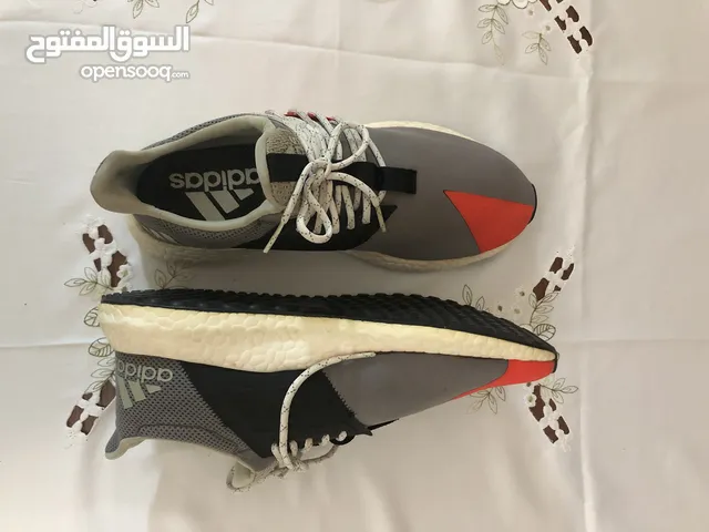 44 Sport Shoes in Amman