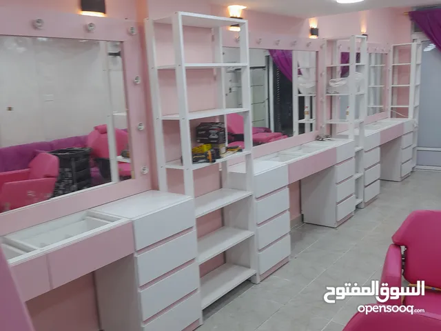 اتواليت تسريحه جميع المقاسات تسريحه وكمدينات حسب الطلب كفاله خمس سنوات على جميع اعمالنا