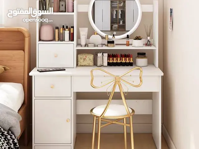 ميز مكياج خشبي كرسي بلاستك مقوى