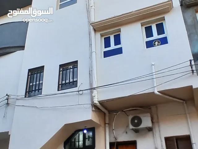 160 m2 4 Bedrooms Townhouse for Sale in Tripoli Al-Hae Al-Senaea