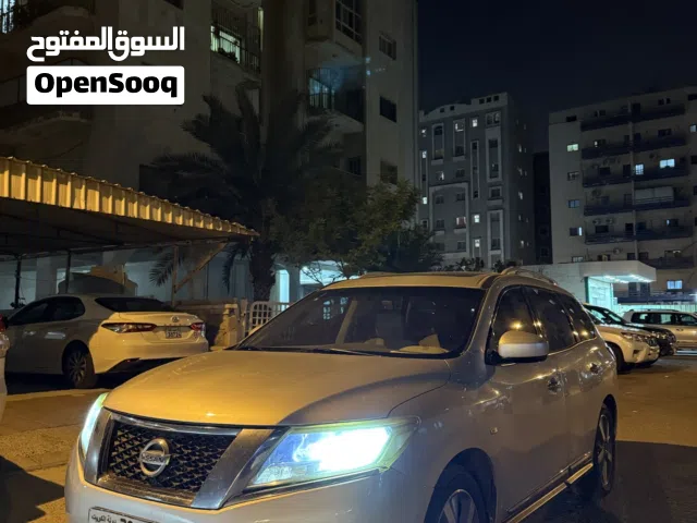 2015 نيسان باثفايندر SV