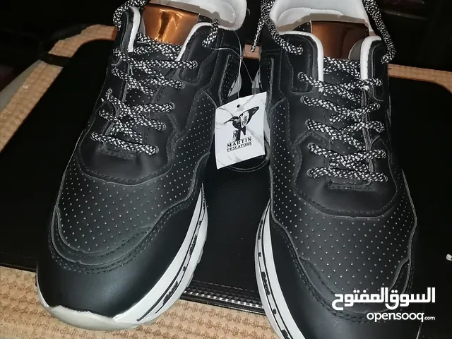 أحذية سبورت رجالية للبيع في الأردن : سنيكرز : بولو : اديداس : السوق المفتوح