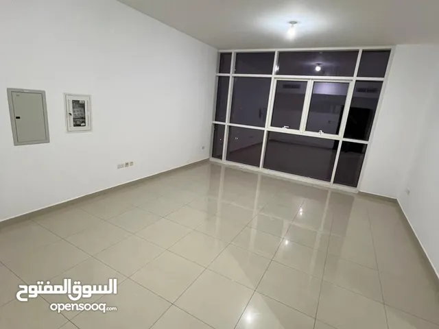 120 m2 4 Bedrooms Apartments for Rent in Abu Dhabi Al Bateen