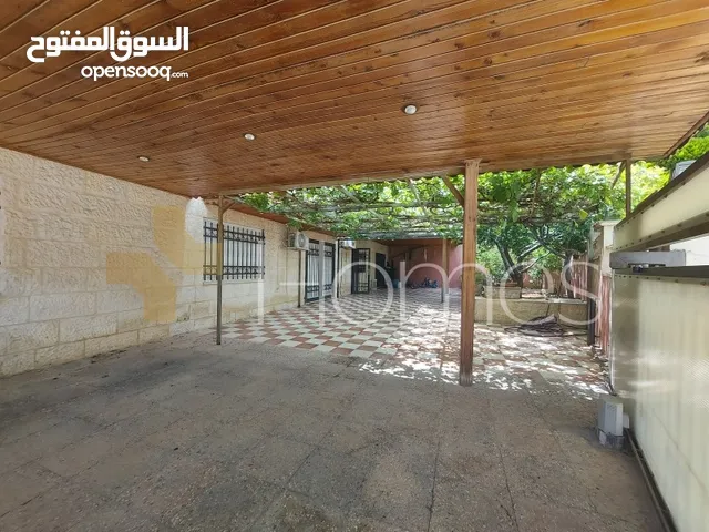220 m2 4 Bedrooms Apartments for Sale in Amman Al Kursi
