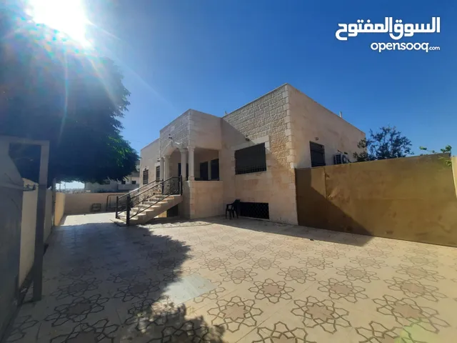 175 m2 5 Bedrooms Townhouse for Sale in Madaba Other