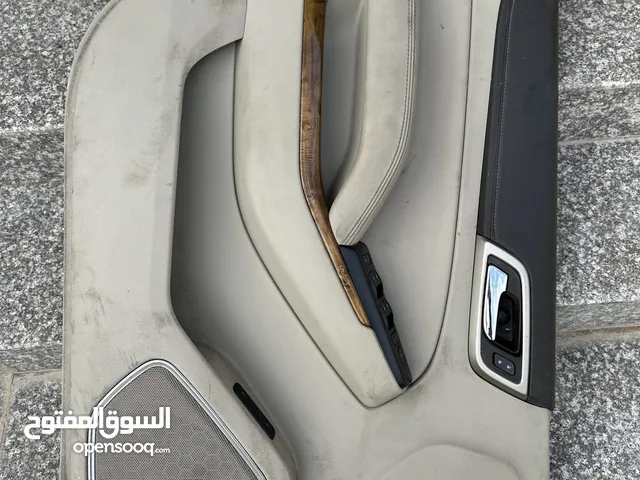 ديكور باب داخل جهة اليسار يوكن دينالي 2018