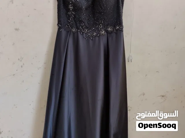 فساتين سهره مستعملة للبيع