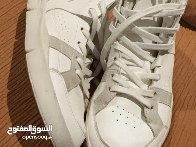 On air running shoes