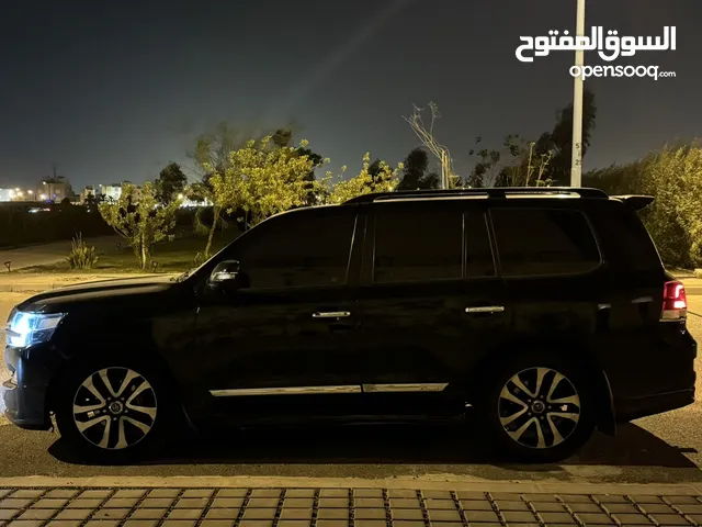 Used Toyota Land Cruiser in Kuwait City