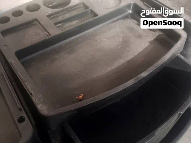 ادراج للفراشي والمكياج والتجميل صالون نسائي أو رجالي بزبط تكون رجالي أو نسائي