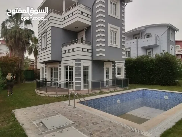 270m2 5 Bedrooms Villa for Sale in Antalya Serik