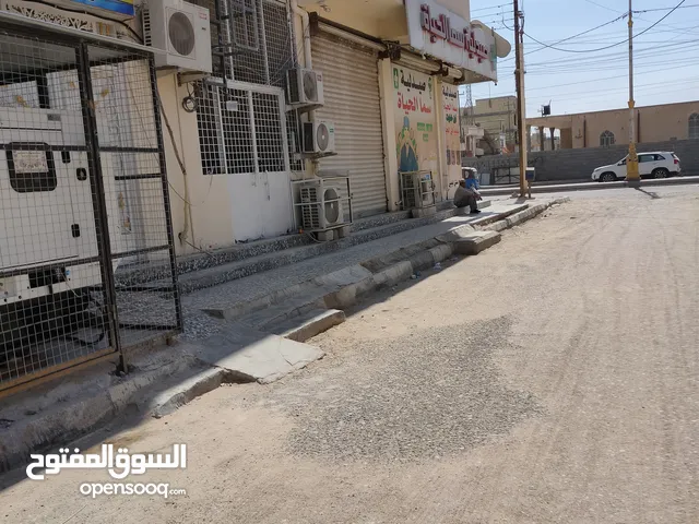 عيادات الأطباء كل عياده تحتوي على غرفة طبيب وصالت انتظار