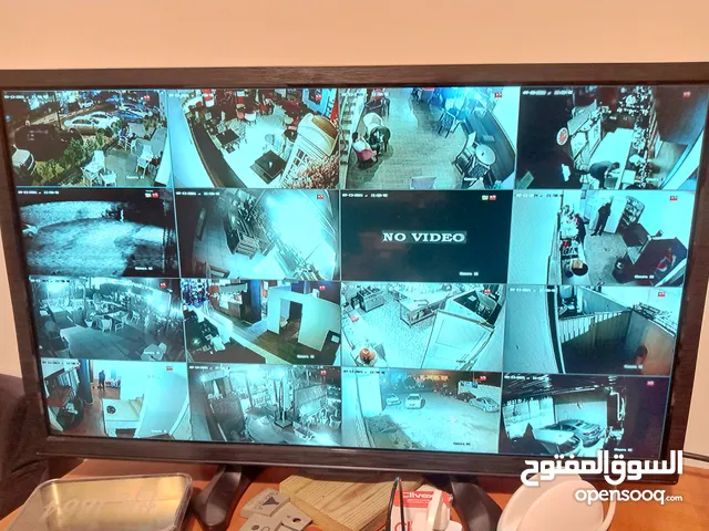 فني تركيب وصيانة كاميرات المراقبة مع امكانية توفير جميع انواع الكاميرات والمنظومات