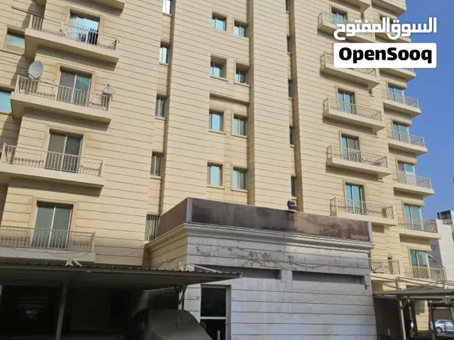 محلين ملاصقين بموقع ممتاز بالسالمية قطعة 11 ( يصلح لجميع الانشطة)