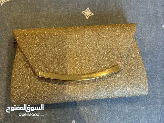 ** للافراح والمناسبات شنطة يد نسائية رائعة!** شنطة يد مستعملة بحالة ممتازة