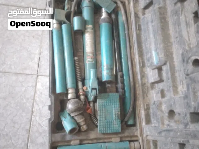 عدة سمكرة وزواق